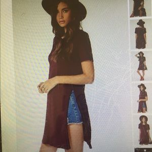 Burgundy t-shirt with slit