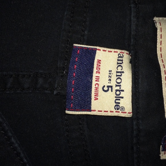 Black studded Shorts - Picture 3 of 3