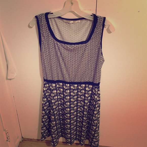 Black and white patterned dress