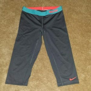 Nike pro dri fit capris