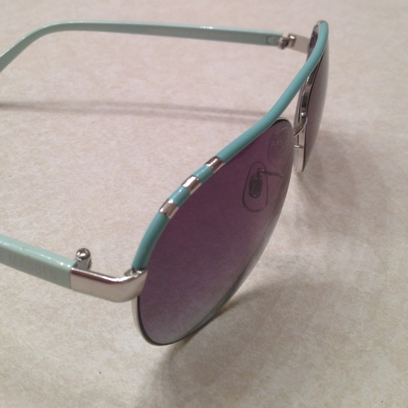 SOLD❗️Steve Madden Mint & Silver Aviators NWOT - Picture 2 of 4