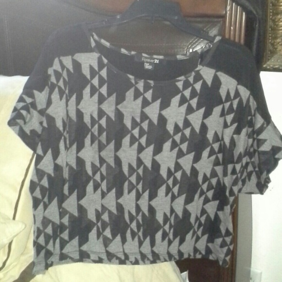 Very cute crop top!!