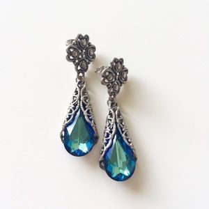 Betsey Johnson Blue Teardrop earrings