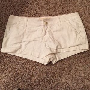 White Hollister shorts