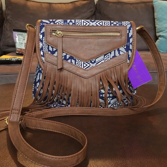 This madden girl Aztec cross body bag!