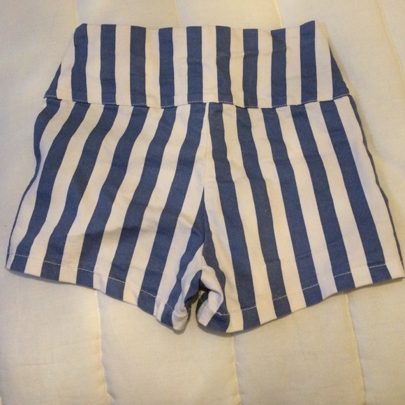 Summer shorts - Picture 2 of 2