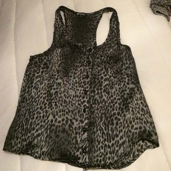 Black and gray leopard top