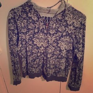 Edgy sweatshirt with floral/chandelier-like design