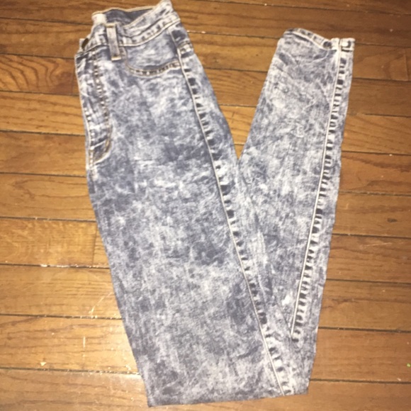 High Waisted Denim Jeans - Picture 2 of 3