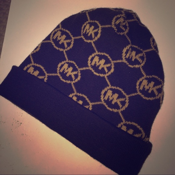 🎈Traded🎈Beanie MK logo🎀