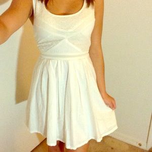 *LOWEST PRICE*American Eagle Lace Cream Dress