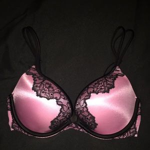 Victoria's Secret 32C Pink and Lace Bra