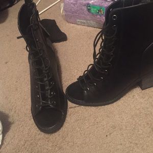 lace up boots