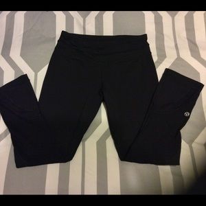 Lululemon yoga legging crops! Size 4