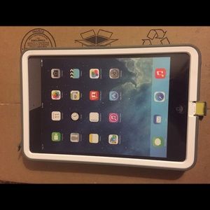 iPad mini Lifeproof case