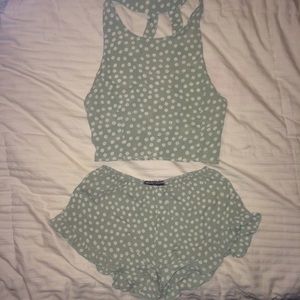 Rare Brandy Melville Daisy Set
