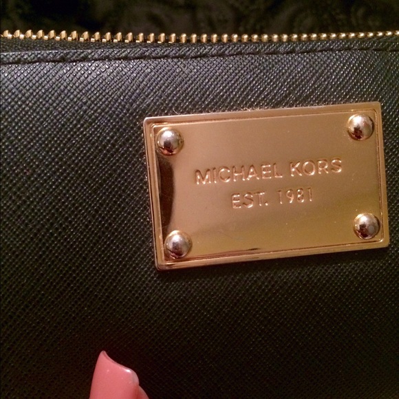 Lightly used MK wristlet! - Picture 3 of 3