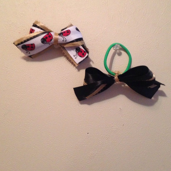 bundle of homemade hair bows