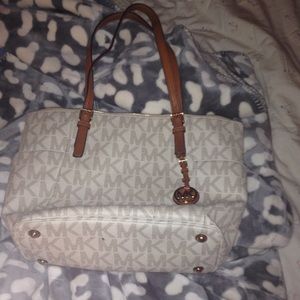 Michael khors white bag