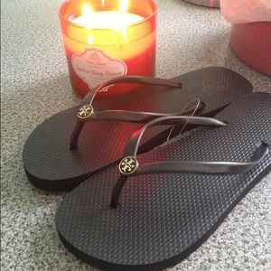 Tory burch flip flops!! ($40 on 🅿️ay🅿️al