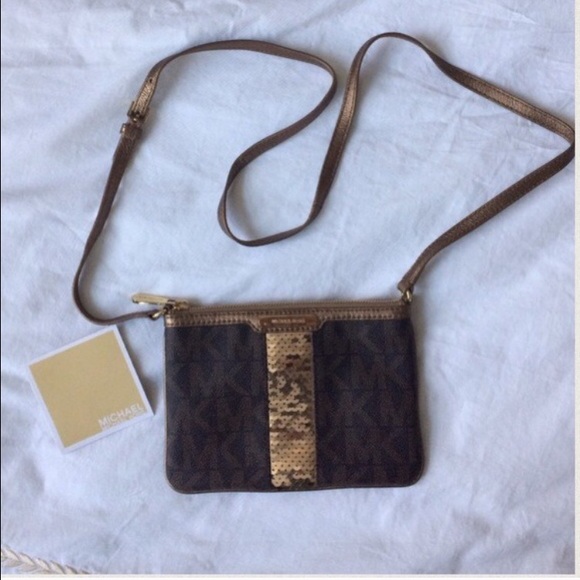 Michael kors crossbody bag