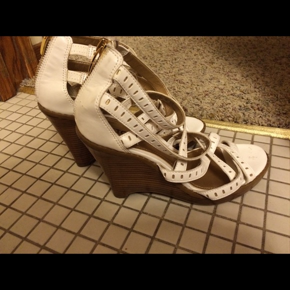 Leather wedge worn once - Picture 2 of 2