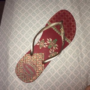 red havaianas flip flops