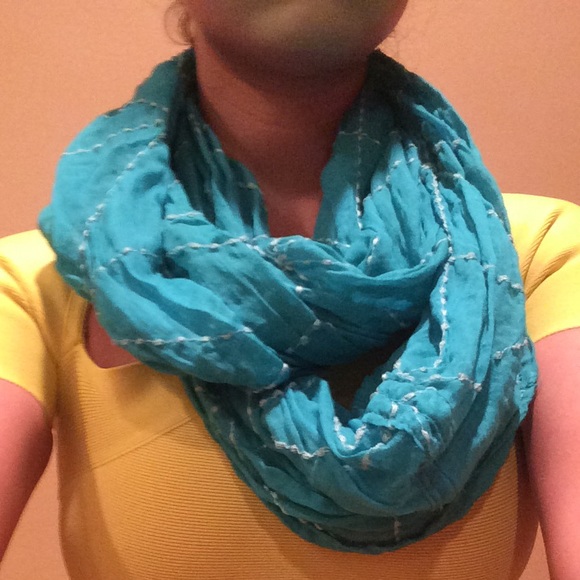 Spring scarf bundle! - Picture 3 of 4