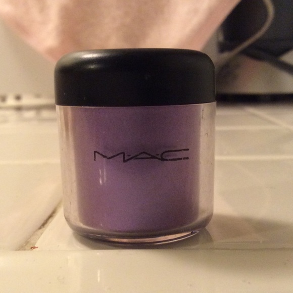 MAC Violet Pigment Shadow