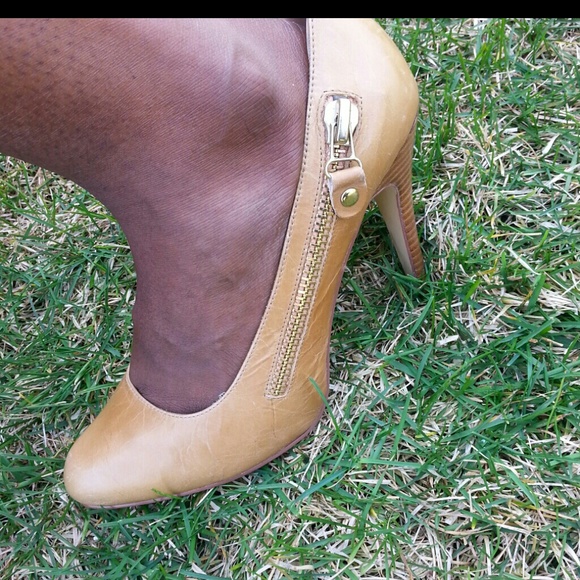 Chinese Laundry - Tan Pumps Side Zipper