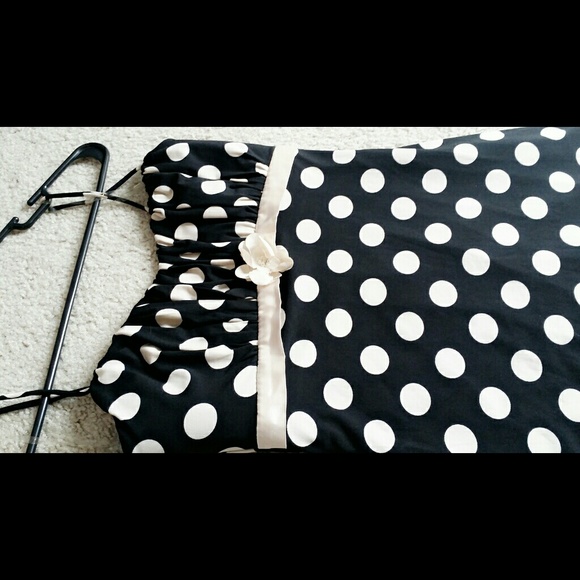 Dress - Picture 2 of 2