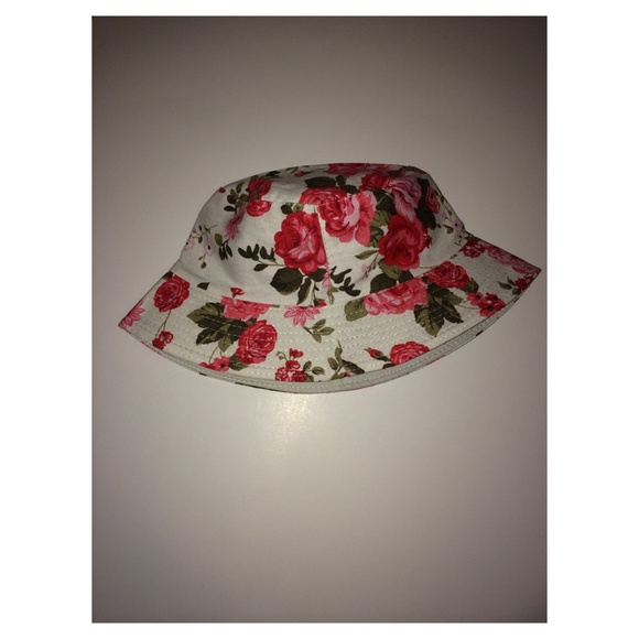 🌺🌸🍃Cream/Pink/Green Women's Floral Bucket Hat🌺 - Picture 3 of 4