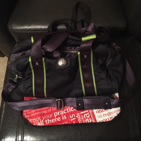 💢SOLD Locally💢 Lulu gym bag