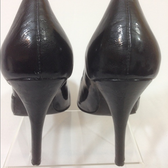 Colin Stuart Black Leather Pointy Toe Pumps - Picture 2 of 2
