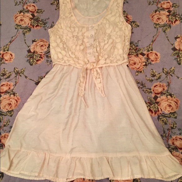 🔆Creme Tie-Front Sundress🔆