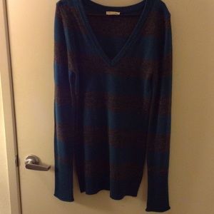Long sleeved sweatshirt