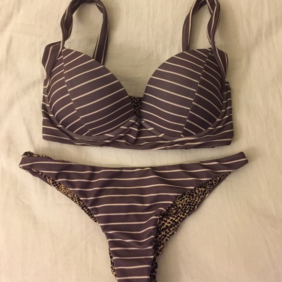 ❌SOLD❌ 95🅿️🅿️ Acacia Belize Top & Axel Bottom