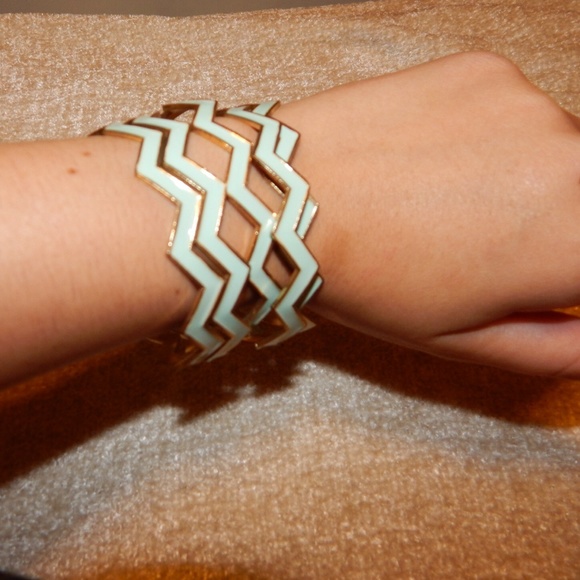 Bangle bracelet set - Picture 2 of 2