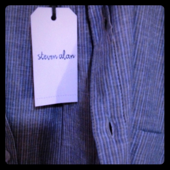 NWT -- Steven Allen -- size medium dress shirt