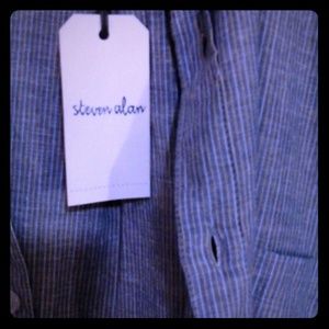 NWT -- Steven Allen -- size medium dress shirt