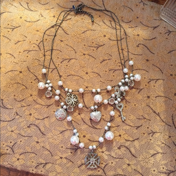 New York and Company necklace
