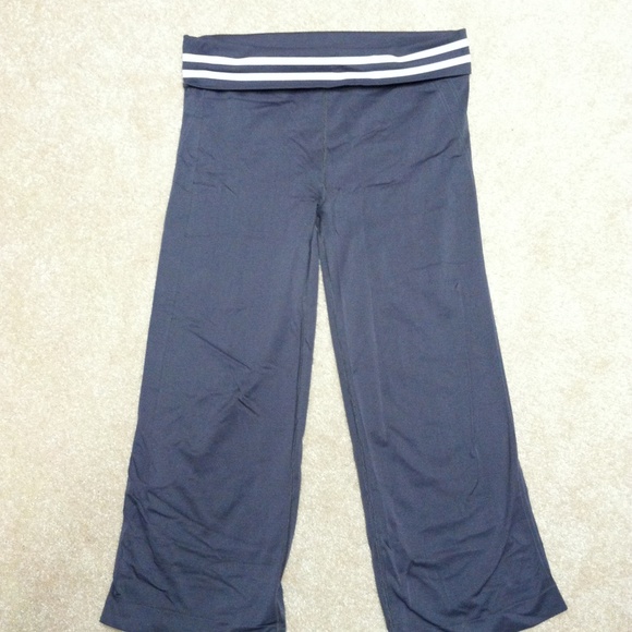 Sold in bundle - Champion capri workout pants