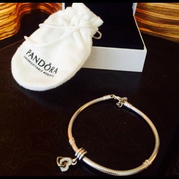 ‼️SOLD‼️Pandora Bracelet w Double Heart Charm New - Picture 3 of 4