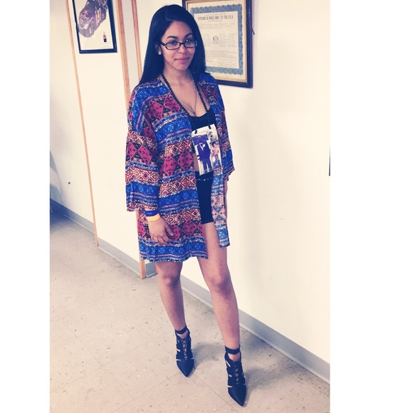 ✨MEET THE SELLER✨ - Picture 1 of 3