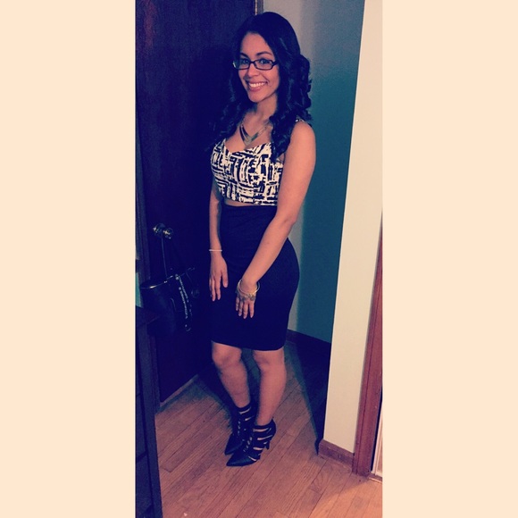 ✨MEET THE SELLER✨ - Picture 3 of 3