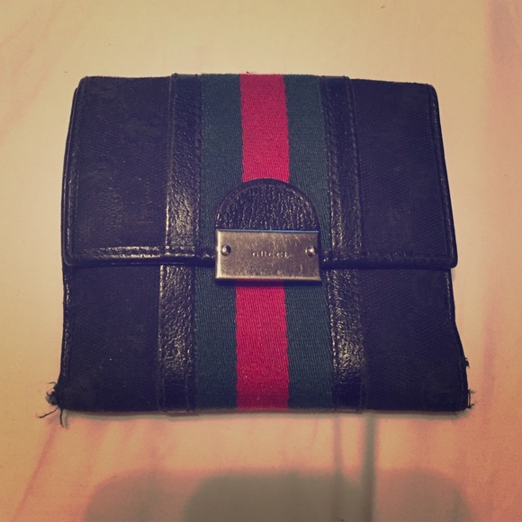 Gucci wallet authentic
