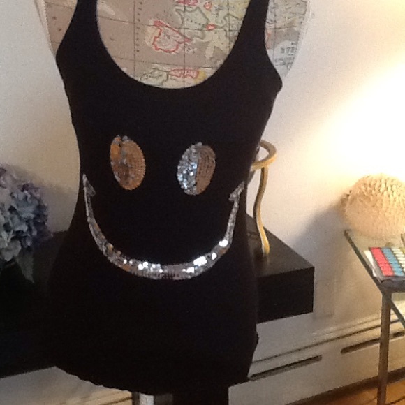 Forever 21 Tops - Black sequined tank top