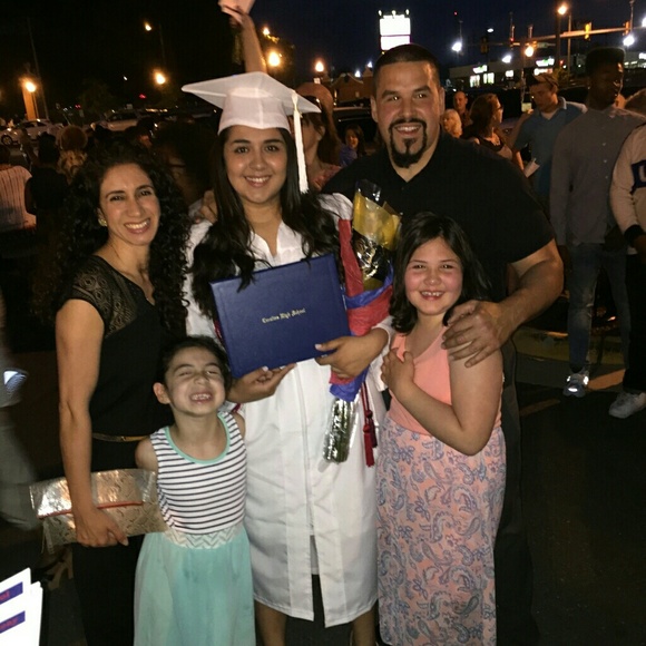 Meet your Posher! - Picture 2 of 5