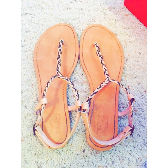 Tan flats