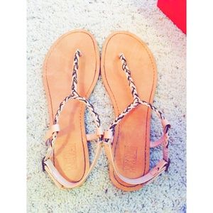 Tan flats
